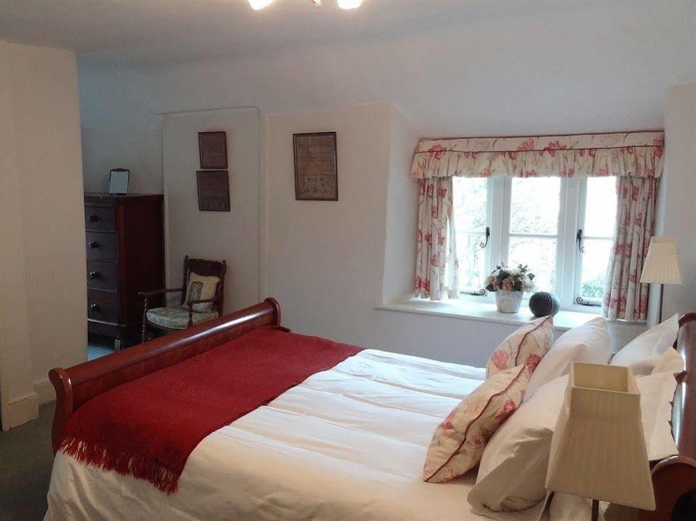 Huxham Farmhouse Bed and Breakfast East Pennard Εξωτερικό φωτογραφία