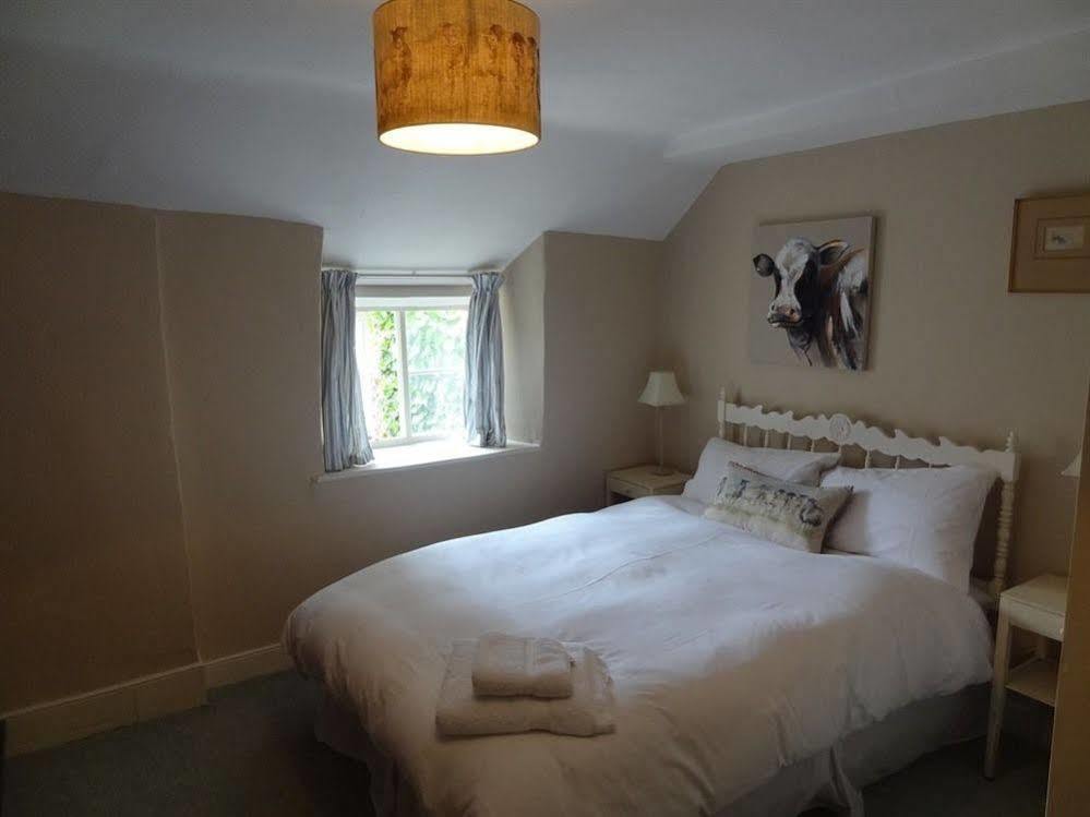 Huxham Farmhouse Bed and Breakfast East Pennard Εξωτερικό φωτογραφία