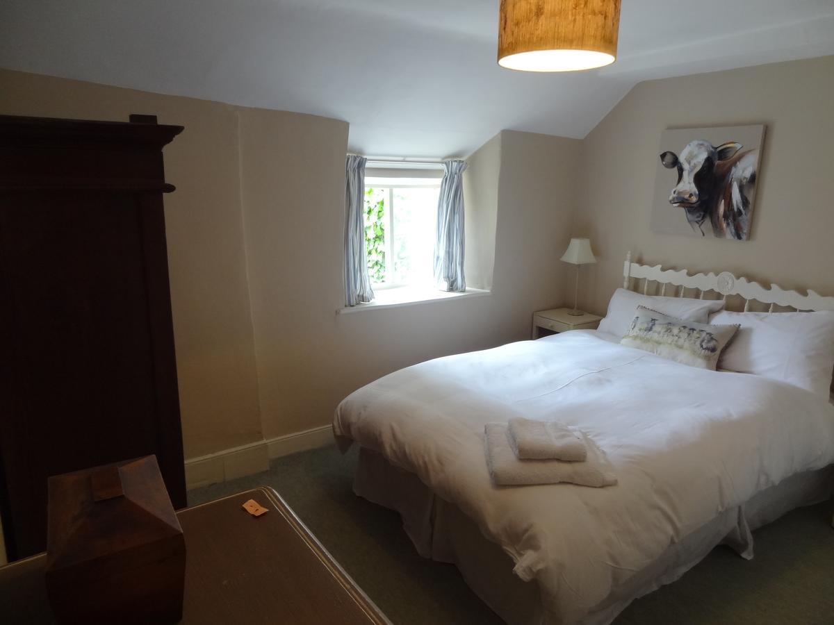 Huxham Farmhouse Bed and Breakfast East Pennard Εξωτερικό φωτογραφία