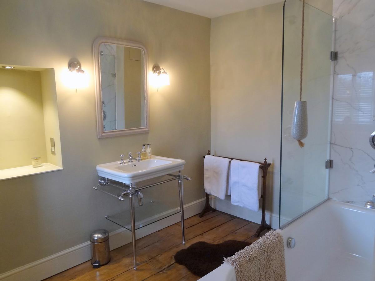 Huxham Farmhouse Bed and Breakfast East Pennard Εξωτερικό φωτογραφία