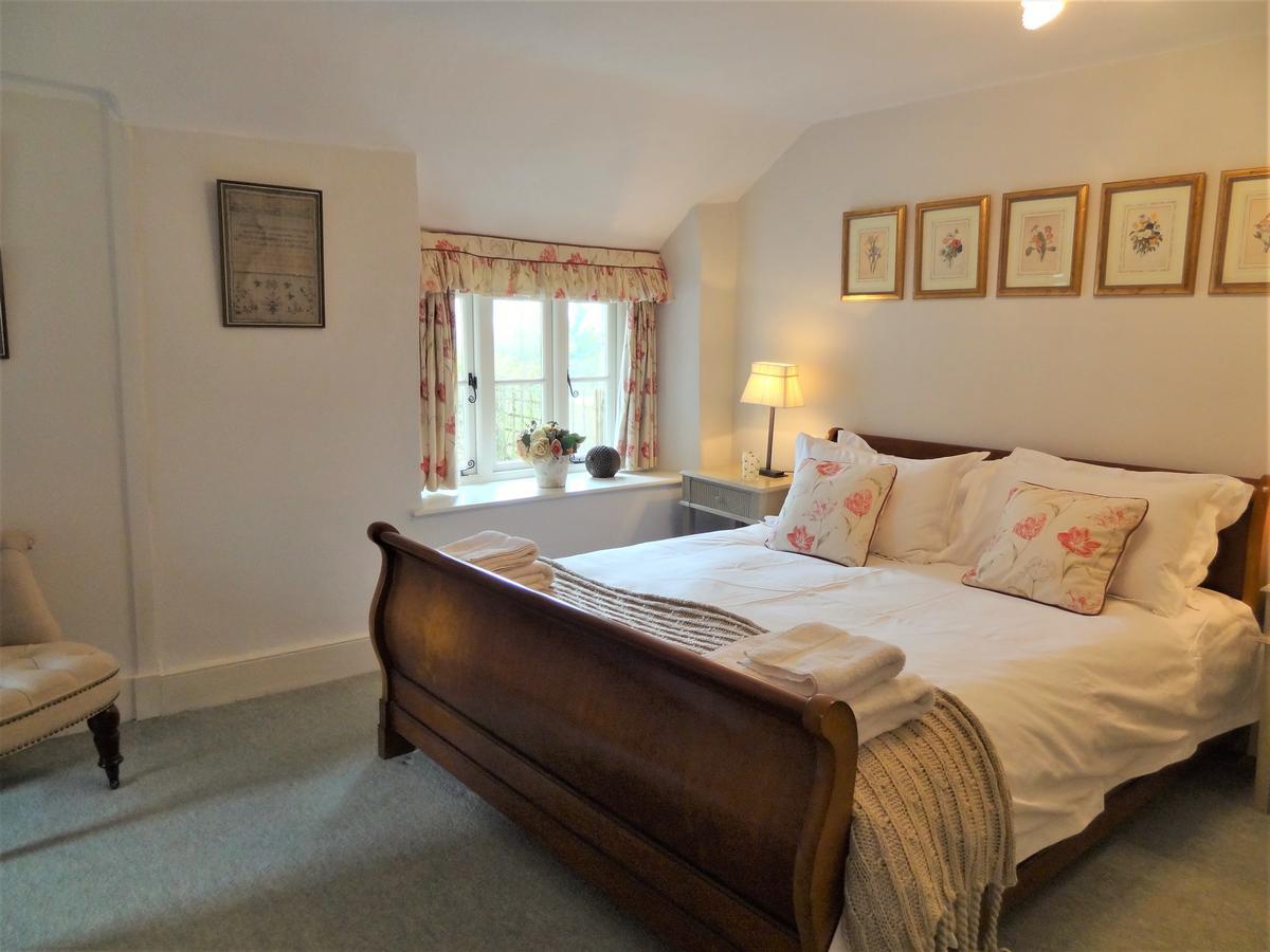 Huxham Farmhouse Bed and Breakfast East Pennard Εξωτερικό φωτογραφία