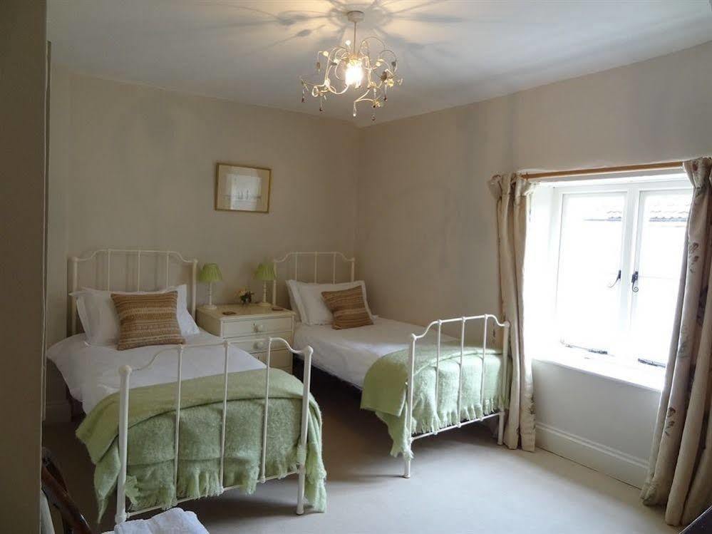 Huxham Farmhouse Bed and Breakfast East Pennard Εξωτερικό φωτογραφία