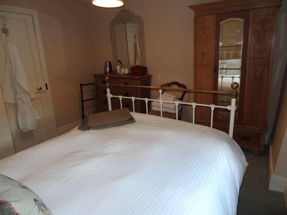 Huxham Farmhouse Bed and Breakfast East Pennard Εξωτερικό φωτογραφία